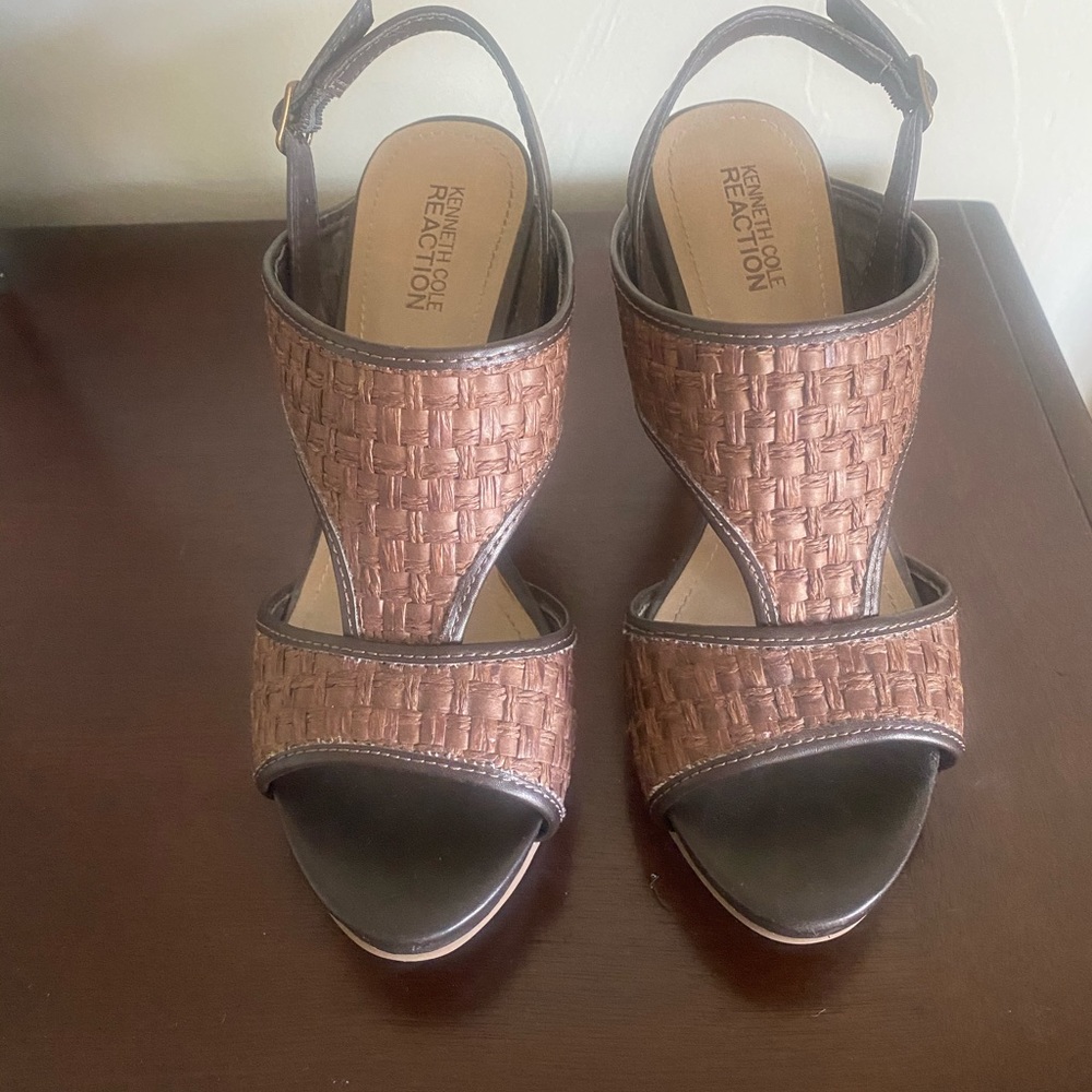 2 toned brown cork block heel.